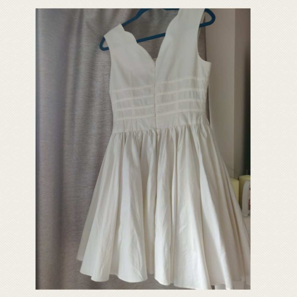 Dress - Picture 3 of 3